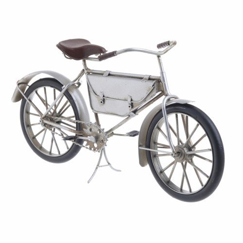модель bicycle серебристого цвета в Волгограде